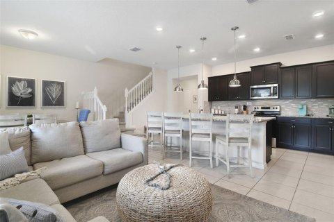 Townhouse in Davenport, Florida 5 bedrooms, 213.02 sq.m. № 1909068 - photo 9
