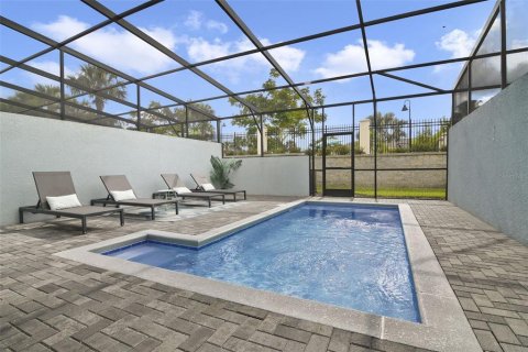 Townhouse in Davenport, Florida 5 bedrooms, 213.02 sq.m. № 1909068 - photo 2
