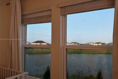 Touwnhouse à vendre à Kissimmee, Floride: 3 chambres № 1973504 - photo 10