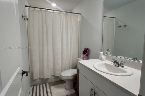 Touwnhouse à vendre à Kissimmee, Floride: 3 chambres № 1973504 - photo 29