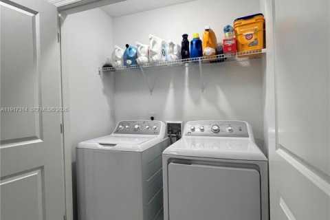 Touwnhouse à vendre à Kissimmee, Floride: 3 chambres № 1973504 - photo 28