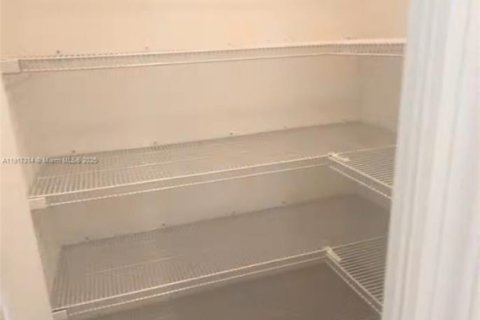 Touwnhouse à vendre à Kissimmee, Floride: 3 chambres № 1973504 - photo 12