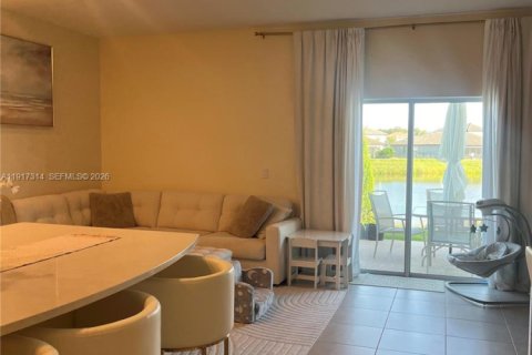 Touwnhouse à vendre à Kissimmee, Floride: 3 chambres № 1973504 - photo 18