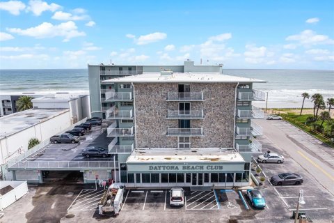 Condominio en venta en Daytona Beach, Florida, 3 habitaciones, 47.84 m2 № 1905341 - foto 25