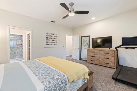 Townhouse in Saint Petersburg, Florida 3 bedrooms, 170.48 sq.m. № 1822565 - photo 19