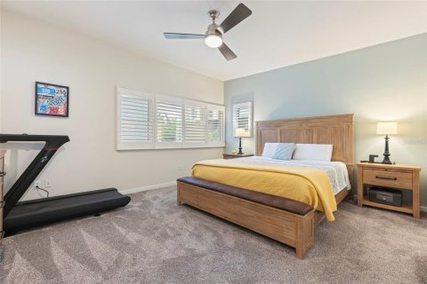 Townhouse in Saint Petersburg, Florida 3 bedrooms, 170.48 sq.m. № 1822565 - photo 18
