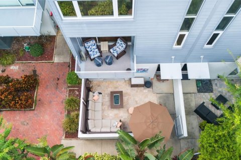 Townhouse in Saint Petersburg, Florida 3 bedrooms, 170.48 sq.m. № 1822565 - photo 29
