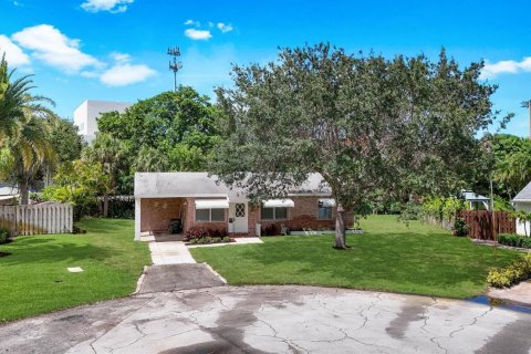 House in Delray Beach, Florida 3 bedrooms, 89.37 sq.m. № 2399649 - photo 16
