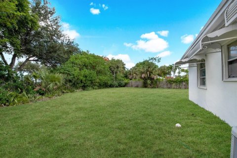 House in Delray Beach, Florida 3 bedrooms, 89.37 sq.m. № 2399649 - photo 13