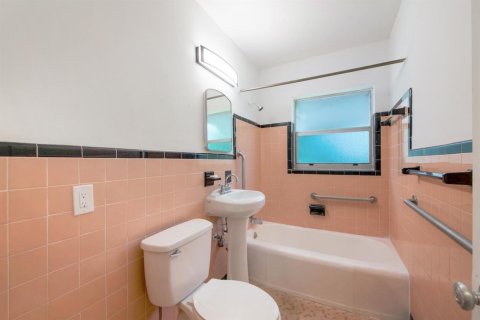 House in Delray Beach, Florida 3 bedrooms, 89.37 sq.m. № 2399649 - photo 8