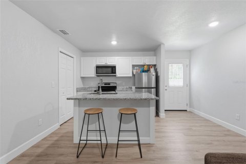 Villa ou maison à vendre à Bronson, Floride: 3 chambres, 93.27 m2 № 2207447 - photo 4