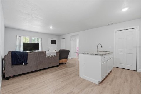 Villa ou maison à vendre à Bronson, Floride: 3 chambres, 93.27 m2 № 2207447 - photo 8