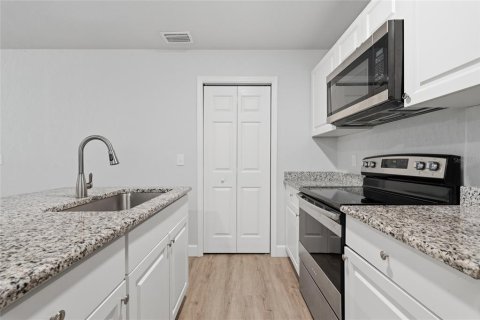 Villa ou maison à vendre à Bronson, Floride: 3 chambres, 93.27 m2 № 2207447 - photo 5