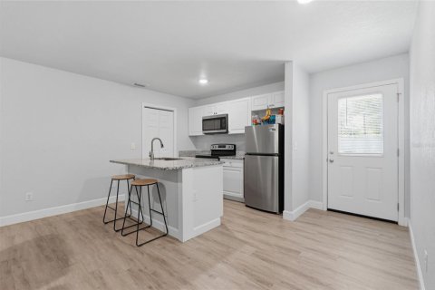 Villa ou maison à vendre à Bronson, Floride: 3 chambres, 93.27 m2 № 2207447 - photo 6