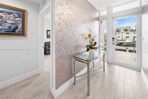 Adosado en venta en Miami Beach, Florida, 4 dormitorios, 228.17 m2 № 1947963 - foto 7