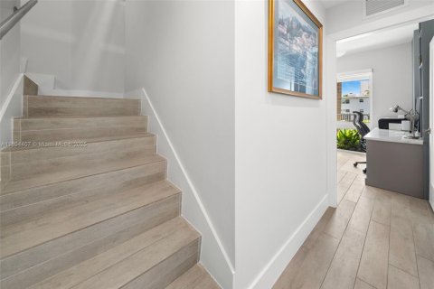 Adosado en venta en Miami Beach, Florida, 4 dormitorios, 228.17 m2 № 1947963 - foto 11