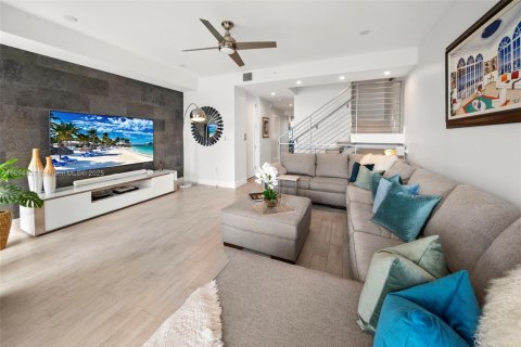 Adosado en venta en Miami Beach, Florida, 4 dormitorios, 228.17 m2 № 1947963 - foto 14