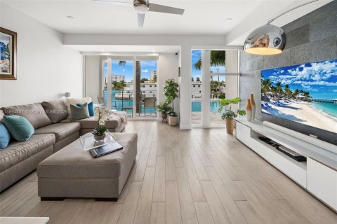 Adosado en venta en Miami Beach, Florida, 4 dormitorios, 228.17 m2 № 1947963 - foto 1