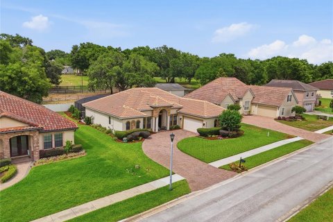 House in Clermont, Florida 4 bedrooms, 238.57 sq.m. № 2199839 - photo 4