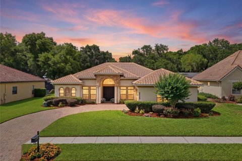 House in Clermont, Florida 4 bedrooms, 238.57 sq.m. № 2199839