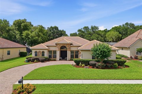House in Clermont, Florida 4 bedrooms, 238.57 sq.m. № 2199839 - photo 2