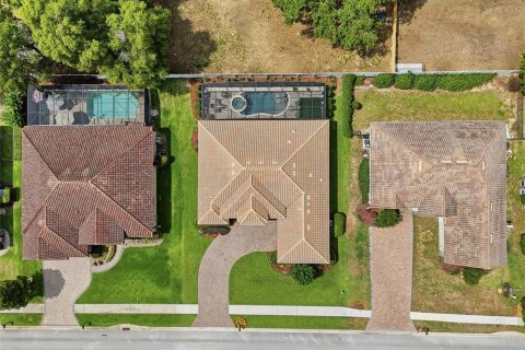 House in Clermont, Florida 4 bedrooms, 238.57 sq.m. № 2199839 - photo 3