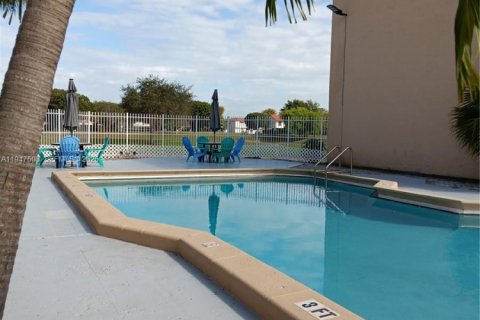 Condo in Miami, Florida, 2 bedrooms  № 2152948 - photo 4