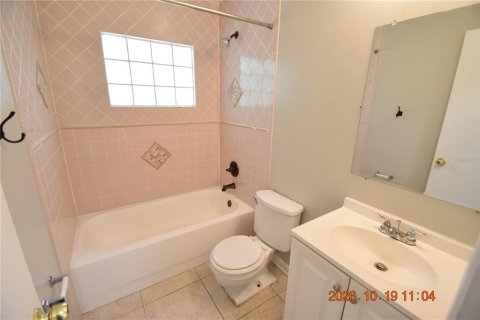 Villa ou maison à louer à Tampa, Floride: 3 chambres, 97.55 m2 № 2427355 - photo 27