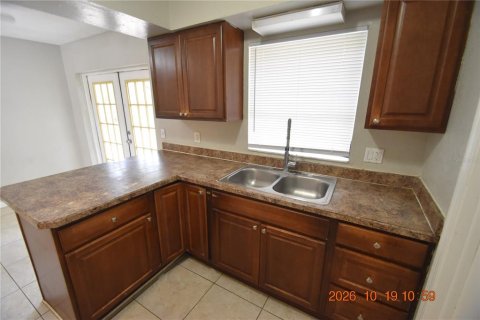 Villa ou maison à louer à Tampa, Floride: 3 chambres, 97.55 m2 № 2427355 - photo 12