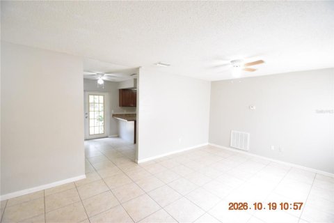 Villa ou maison à louer à Tampa, Floride: 3 chambres, 97.55 m2 № 2427355 - photo 5