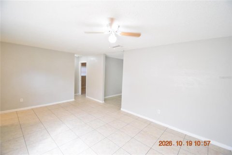 Villa ou maison à louer à Tampa, Floride: 3 chambres, 97.55 m2 № 2427355 - photo 4