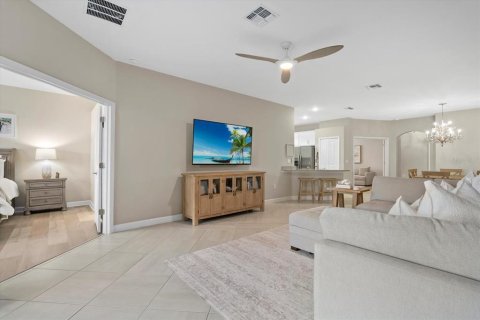 House in LORRAINE LAKES in Bradenton, Florida 2 bedrooms, 144.65 sq.m. № 1754808 - photo 22