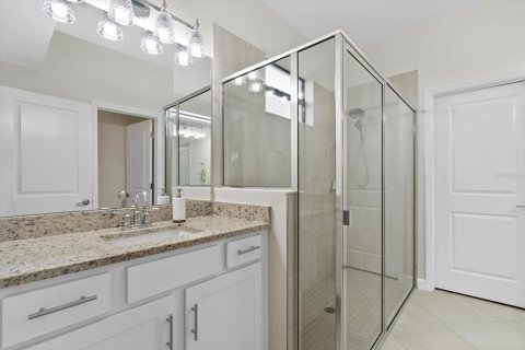 House in LORRAINE LAKES in Bradenton, Florida 2 bedrooms, 144.65 sq.m. № 1754808 - photo 27