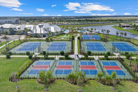 House in LORRAINE LAKES in Bradenton, Florida 2 bedrooms, 144.65 sq.m. № 1754808 - photo 7