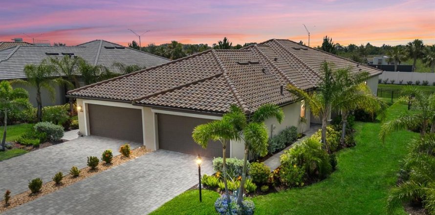 Villa ou maison à LORRAINE LAKES à Bradenton, Floride 2 chambres, 144.65 m2 № 1754808