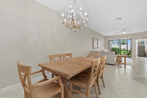 House in LORRAINE LAKES in Bradenton, Florida 2 bedrooms, 144.65 sq.m. № 1754808 - photo 15