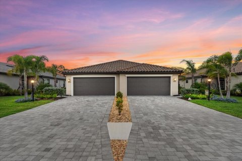 House in LORRAINE LAKES in Bradenton, Florida 2 bedrooms, 144.65 sq.m. № 1754808 - photo 3