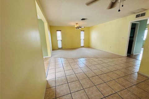 Villa ou maison à louer à Palm Harbor, Floride: 3 chambres, 162.58 m2 № 2308947 - photo 10