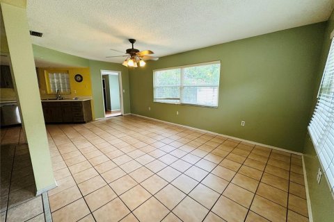 Villa ou maison à louer à Palm Harbor, Floride: 3 chambres, 162.58 m2 № 2308947 - photo 7