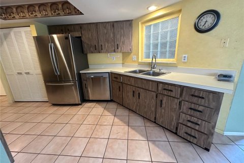 Villa ou maison à louer à Palm Harbor, Floride: 3 chambres, 162.58 m2 № 2308947 - photo 5