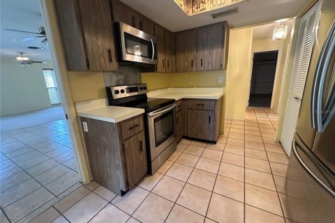 Villa ou maison à louer à Palm Harbor, Floride: 3 chambres, 162.58 m2 № 2308947 - photo 6