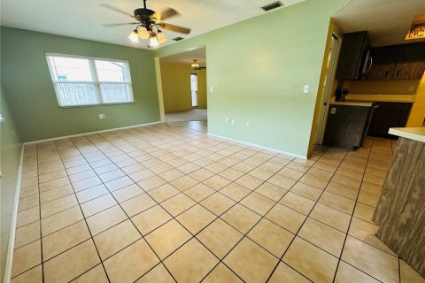 Villa ou maison à louer à Palm Harbor, Floride: 3 chambres, 162.58 m2 № 2308947 - photo 9