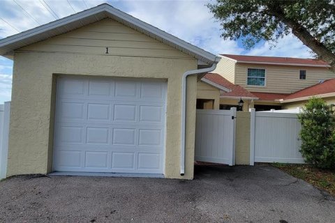 Adosado en alquiler en Clearwater, Florida, 2 dormitorios, 109.16 m2 № 1442762 - foto 1
