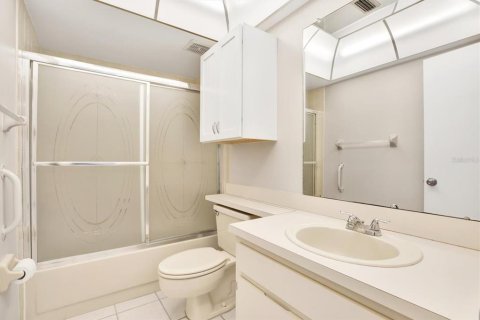 Condo in Port Richey, Florida, 2 bedrooms  № 1544105 - photo 16
