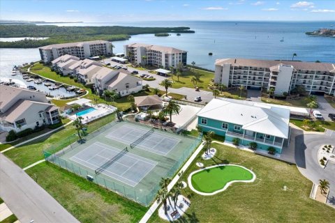 Condo in Port Richey, Florida, 2 bedrooms  № 1544105 - photo 25
