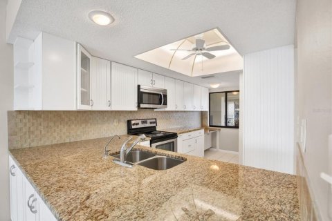 Condo in Port Richey, Florida, 2 bedrooms  № 1544105 - photo 7