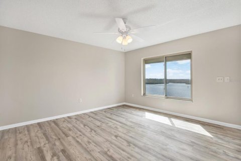Condo in Port Richey, Florida, 2 bedrooms  № 1544105 - photo 10