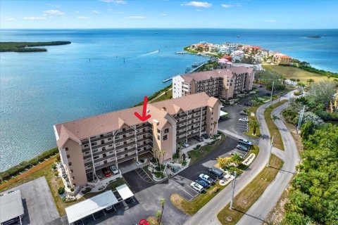 Condo in Port Richey, Florida, 2 bedrooms  № 1544105 - photo 1