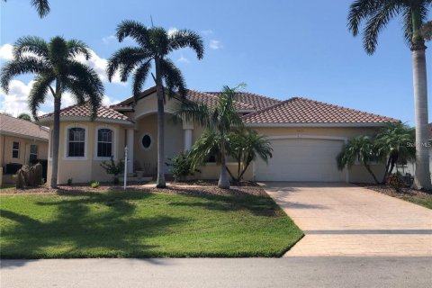 Casa en venta en Punta Gorda, Florida, 3 dormitorios, 197.97 m2 № 1913719 - foto 1