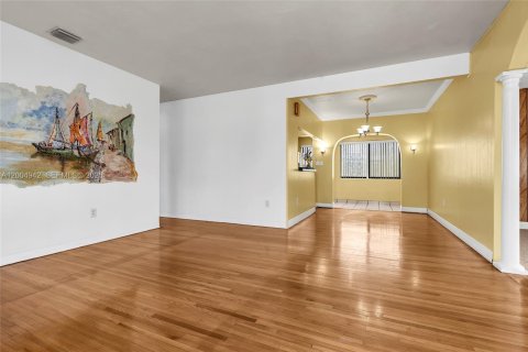 Casa en venta en Miami, Florida, 2 dormitorios, 73.58 m2 № 2070501 - foto 6